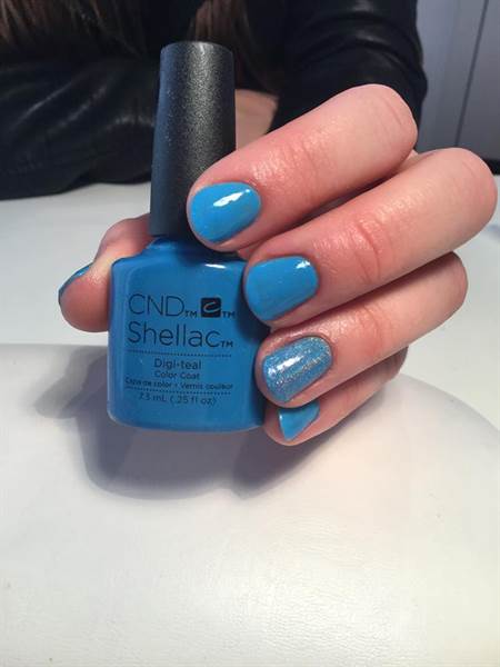 SMALTO SEMIPERMANENTE SHELLAC Digi-Teal